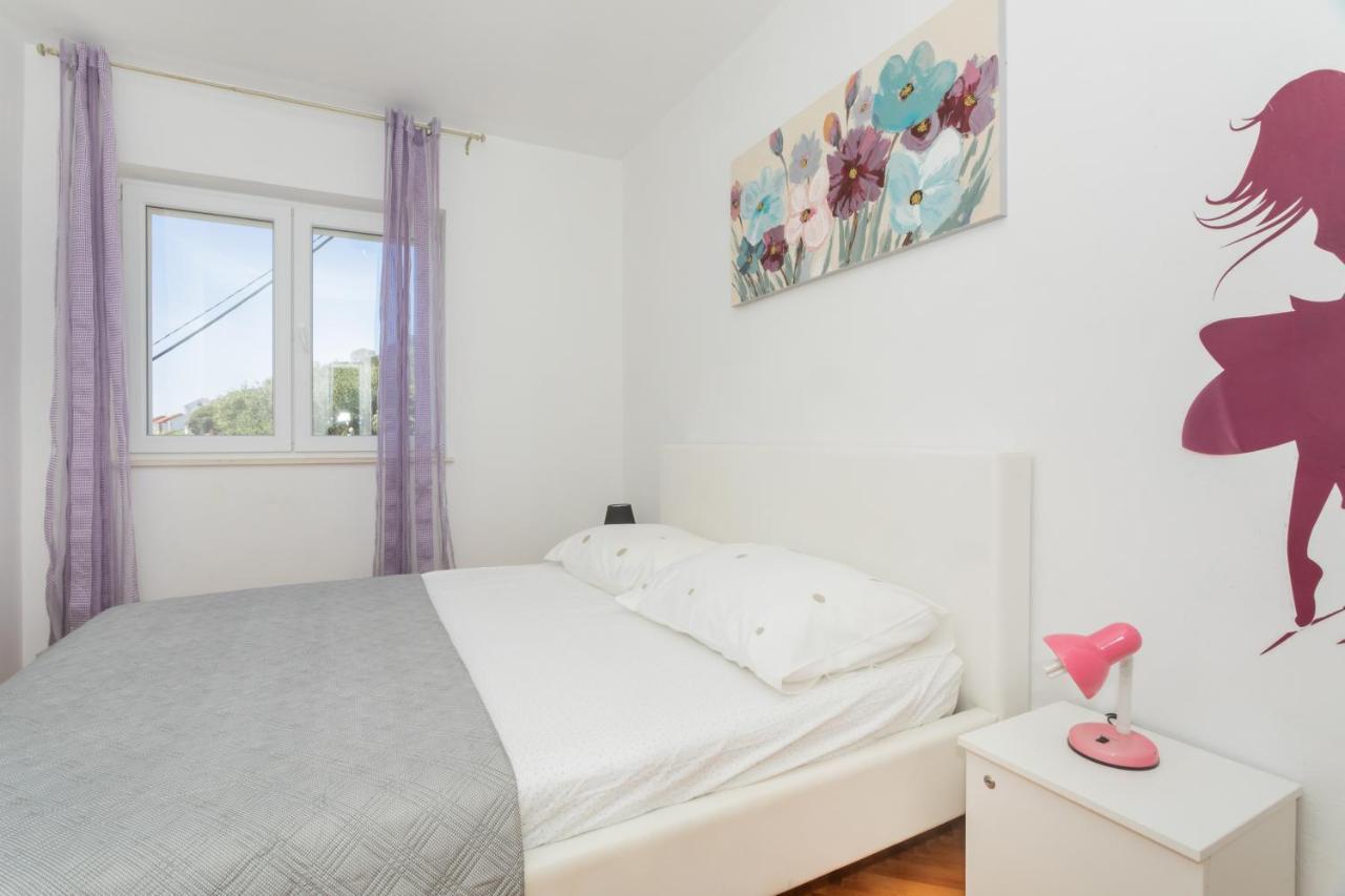 Apartment Center *