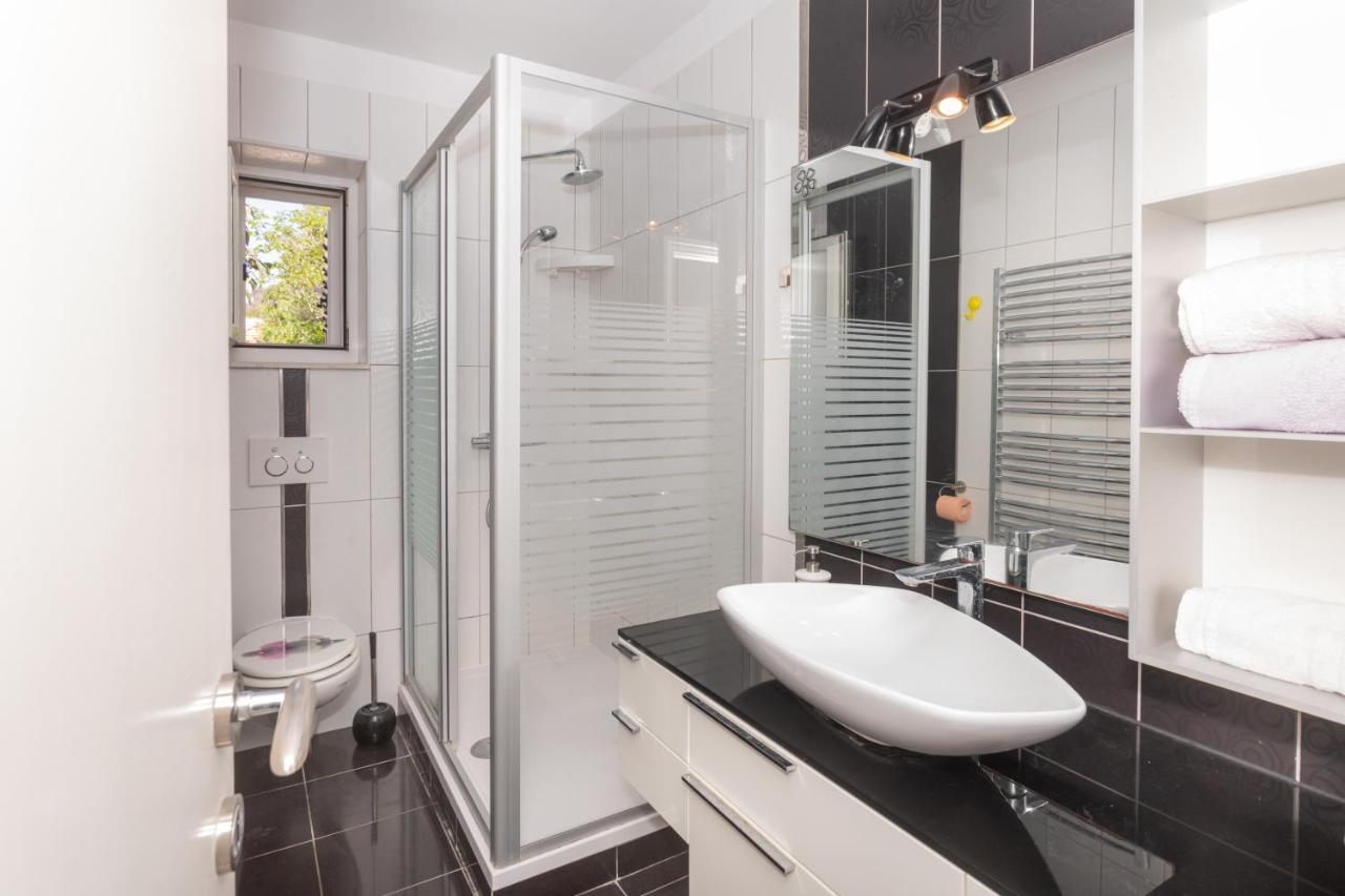 Center Apartment *